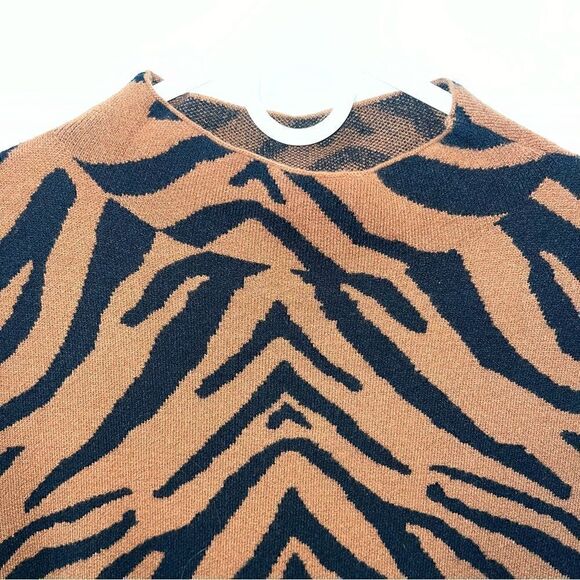 Medium super soft sleeveless animal print mock turtleneck sweater size Medium - Picture 5 of 12